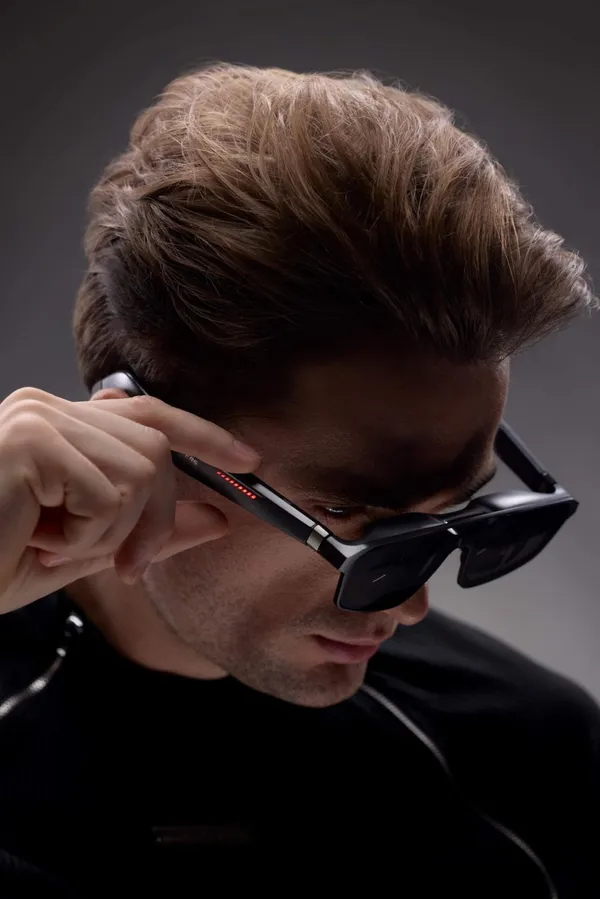 #1 華碩ROG智慧眼鏡