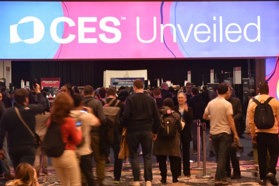 AI不是「酷炫玩具」了！2026 CES揭露3大科技趨勢：新基礎建設、長壽經濟、社交娛樂革命