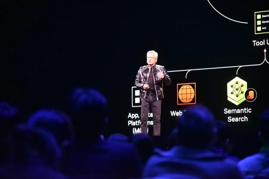 「這是我今年的第一場賭局！」NVIDIA黃仁勳在CES用2新創、3數字、5架構回應AI泡沫