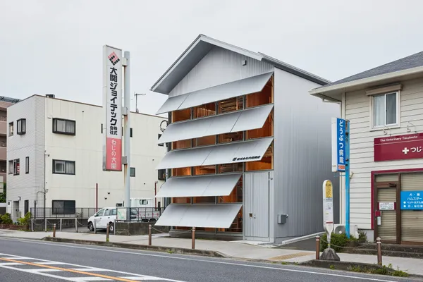 長坂常操刀內田商店新總部
