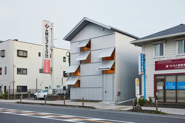 長坂常操刀內田商店新總部
