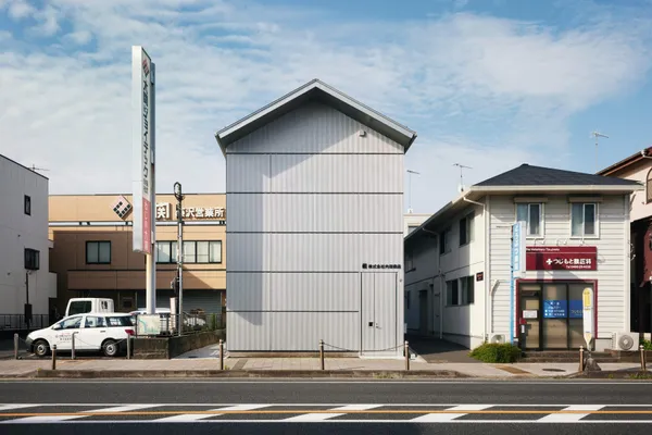 長坂常操刀內田商店新總部