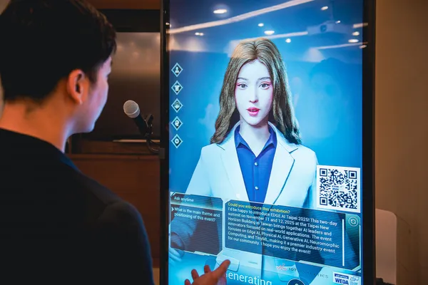 成為軟硬體完美整合的造局者：研華科技，當AI從雲端走向地端，工業電腦龍頭如何與台灣新創合作搶佔邊緣運算商機？ 