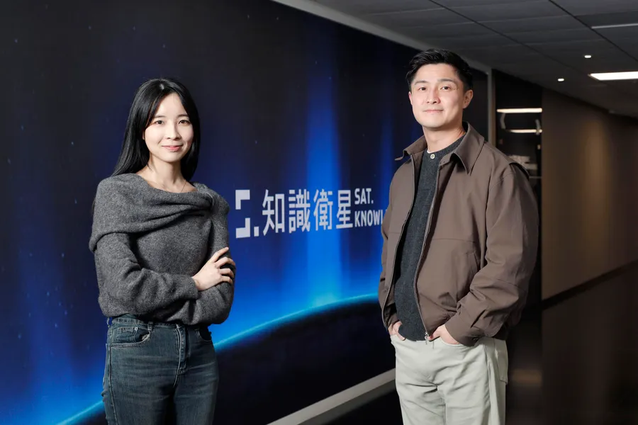 一堂八字課賣破1.2億！推出「愛莉莎莎瑜珈」爆款課程，知識衛星如何撐起3.5億療癒商機？