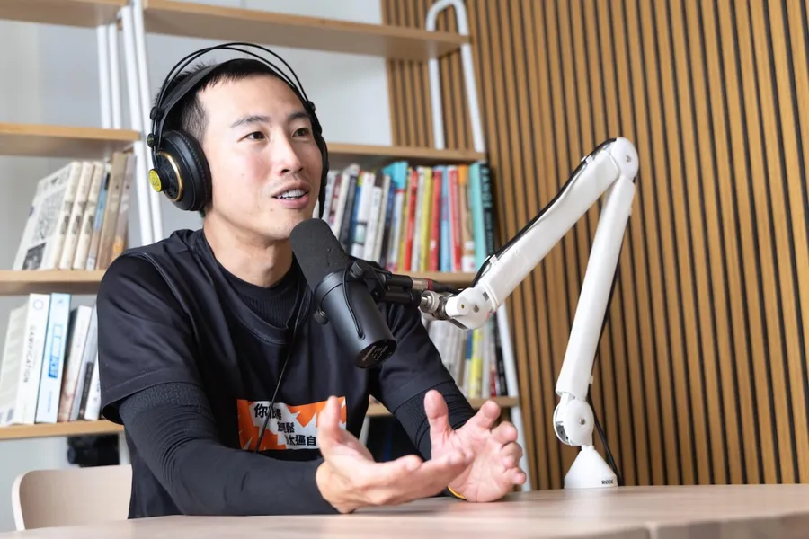 53萬「不正常油土伯」的人生豪賭！捨聯發科400萬年薪拆解腦科學：情緒是隱形殺手，心要修補才走得遠