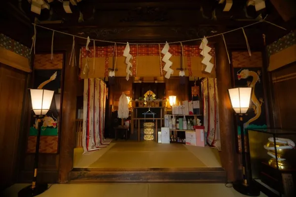 小網神社主祭神為倉稻魂神（稻荷大神）與市杵島比賣神（弁財天）。©小網神社.jpg