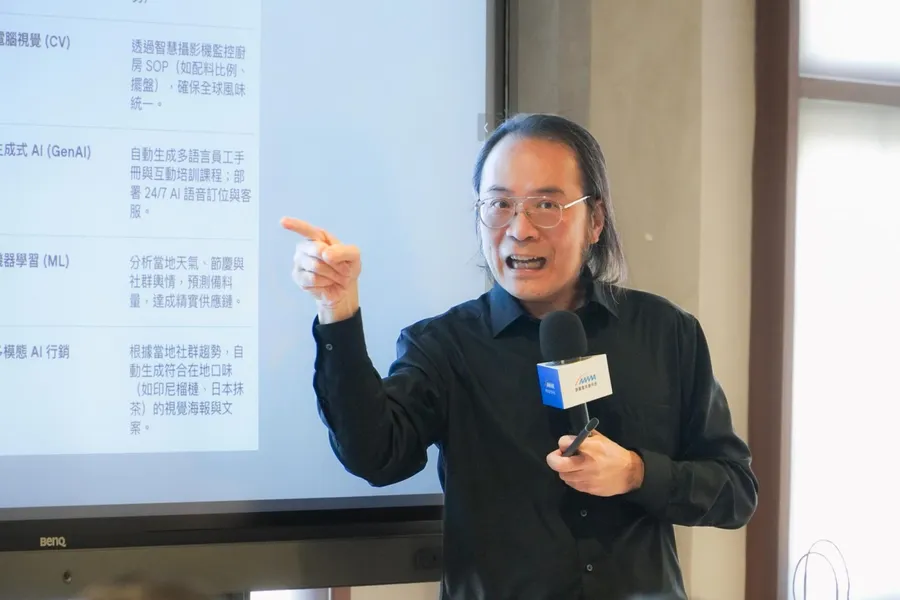 簡立峰新書《出海》演講：台灣5年內沒有人才、10年內沒有消費者，該怎麼解？