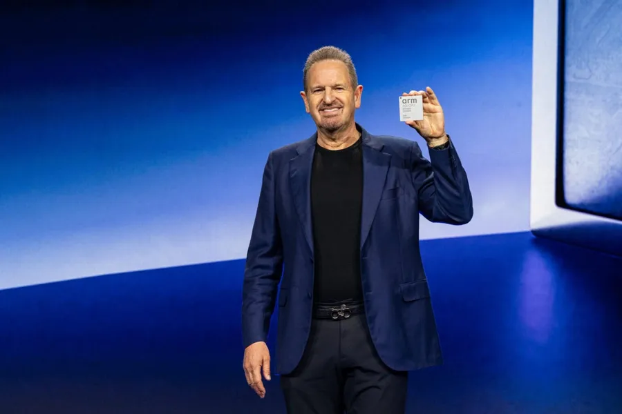 Arm 35年來首度推出自研CPU！跨入晶片市場卻說「不是來搶客戶的」，這盤棋怎麼下？