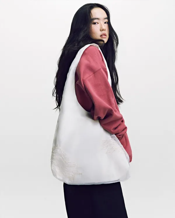 #6 BTS MU:DS聯名商品