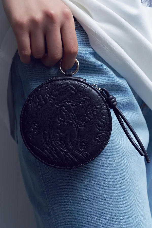 #4 BTS MU:DS聯名商品