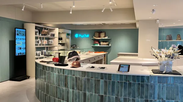 PopChill拍拍圈開出首間實體店！2.3倍客單價證明：高單價二手精品市場需要「信任場景」 