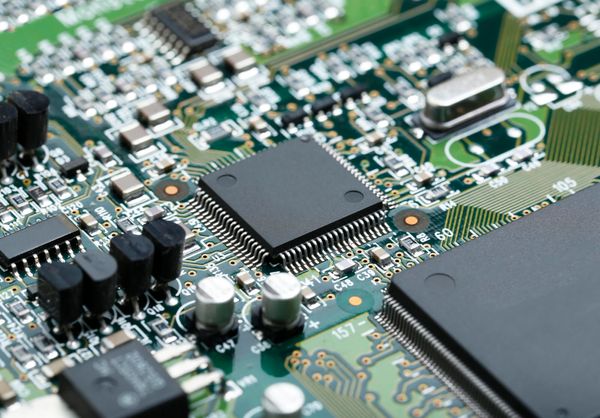  GPU 獨霸變天！美銀估 CPU 市場規模衝 1700 億美元，它為何重新變香了？