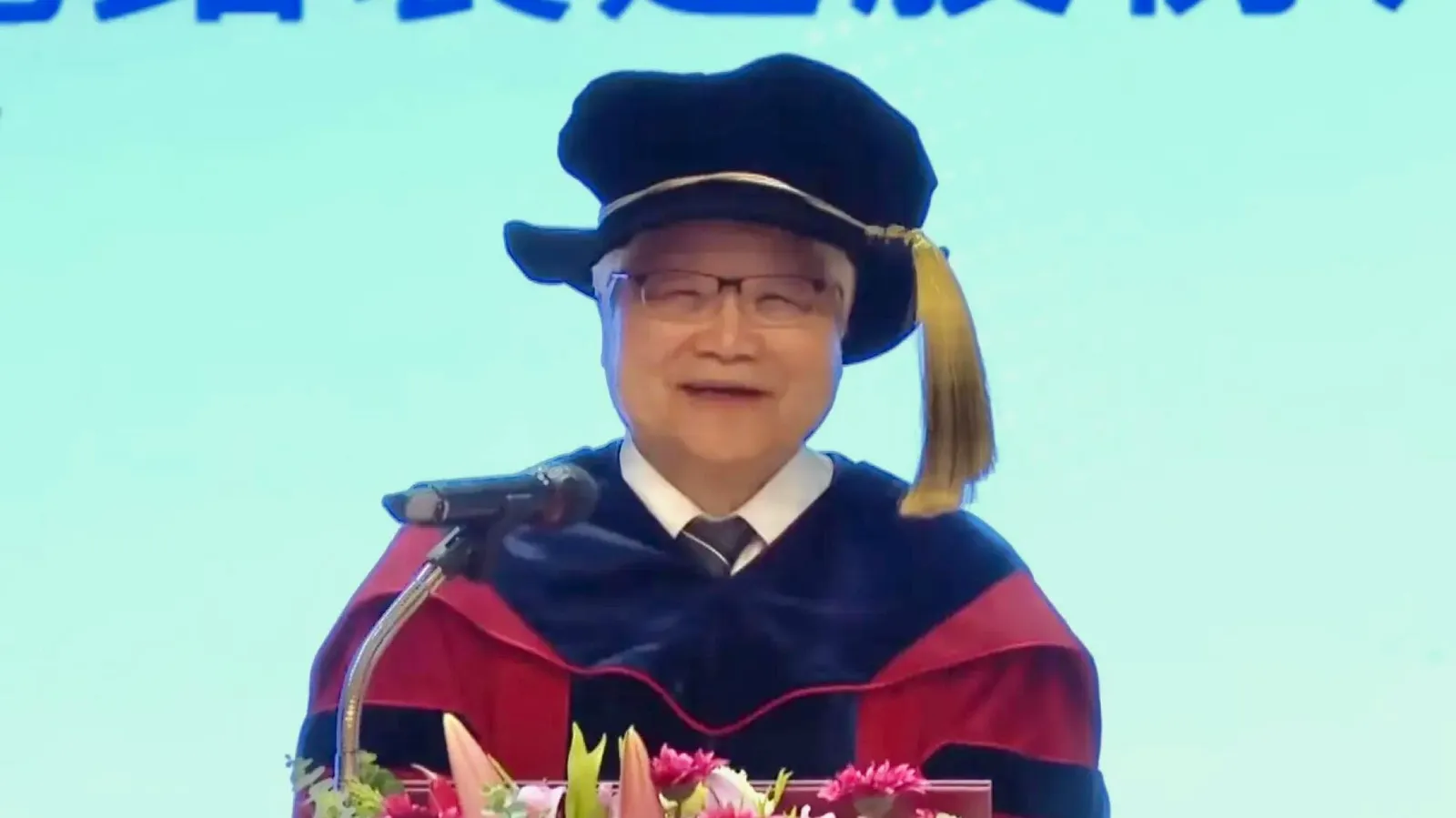 「希望它抱你，但不要把你抱到死」！台積電董座魏哲家如何看待未來照護機器人？
