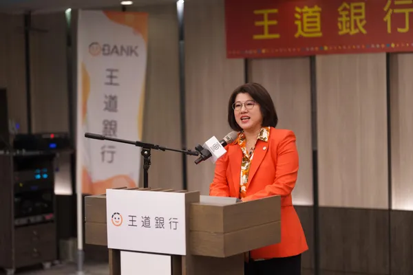 王道銀行董事長駱怡君