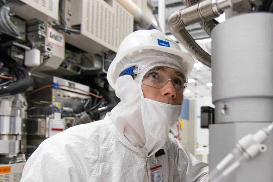 英特爾買回愛爾蘭廠！砸142億美元讓Apollo賺走30億，為何還是一樁划算生意？