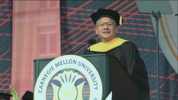  站在 AI 革命起點，黃仁勳給畢業生的建議：把你的心投入工作，現在是最好的時代！