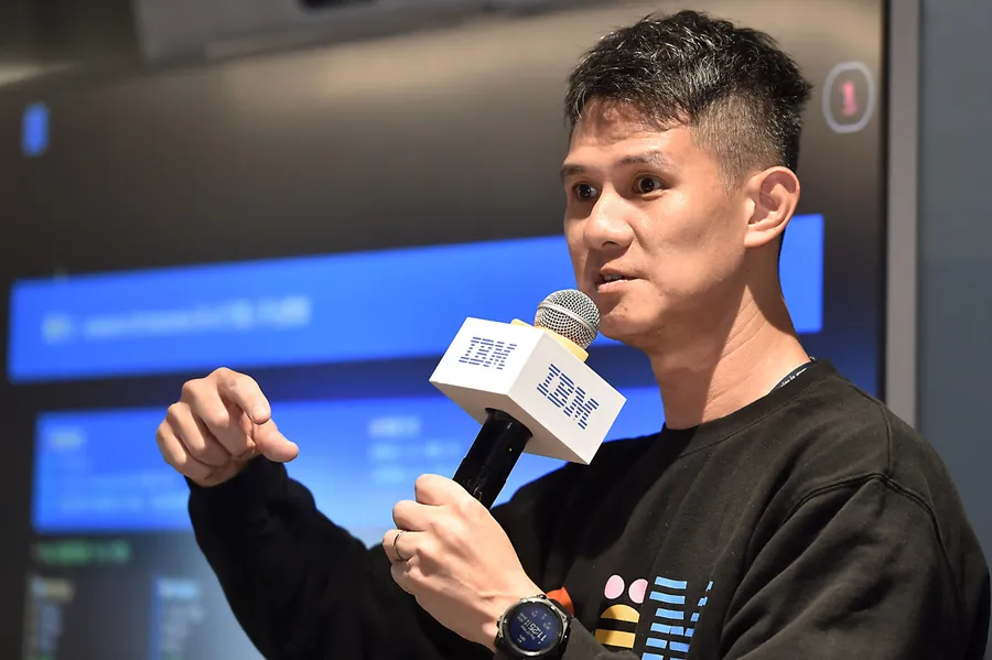 IBM工程師揭「AI當同事」內部真實情況：「人」的角色沒消失，只是升級了