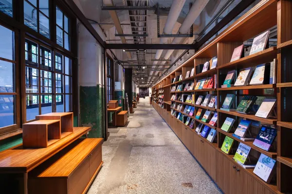 #1 TSUTAYA BOOKSTORE 松菸
