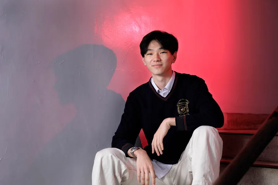 【專訪】拿100萬元但要休學創業，你願意嗎？22歲勇闖美國重工業打造AI大腦，他憑什麼勇敢？