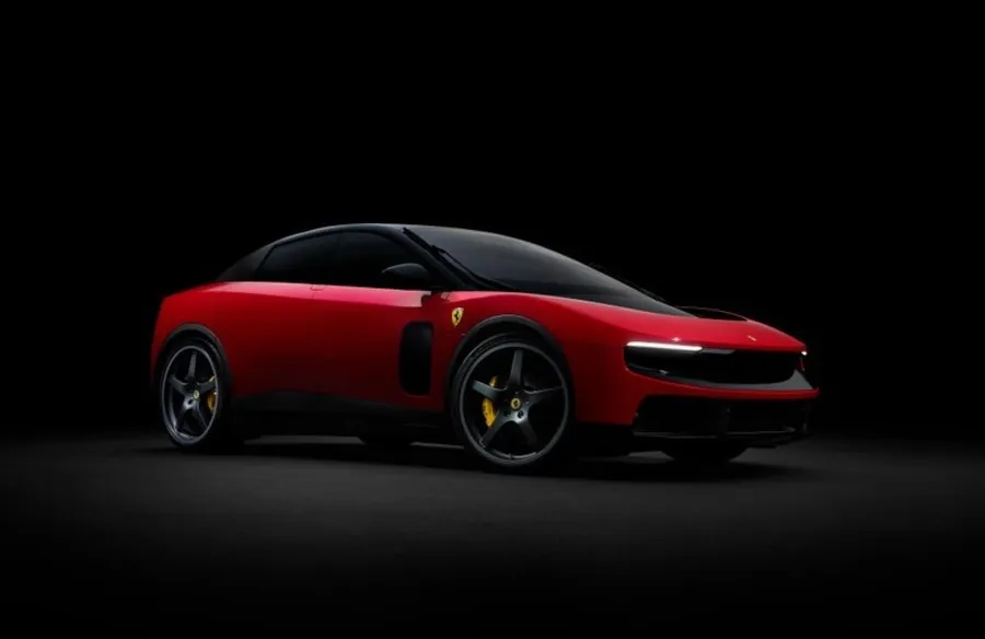 「它首先是一台法拉利！」Ferrari首款純電車Luce亮相，如何打破79年傳統塞進5個座位？