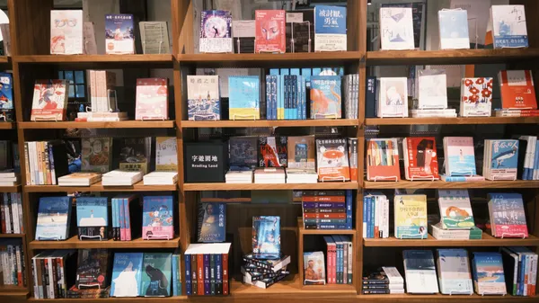 #3 TSUTAYA BOOKSTORE 松菸