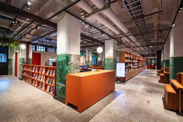 #0 TSUTAYA BOOKSTORE 松菸