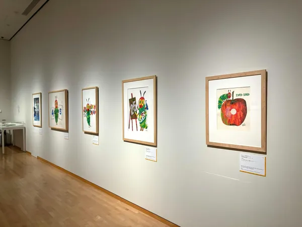 《好餓的毛毛蟲》展覽