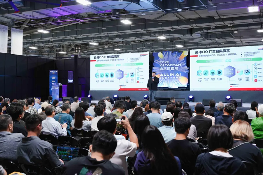電信業AI轉型第一步不是買GPU！遠傳資訊長胡德民：先解高頻問題，1,000人用就是董事會的成就