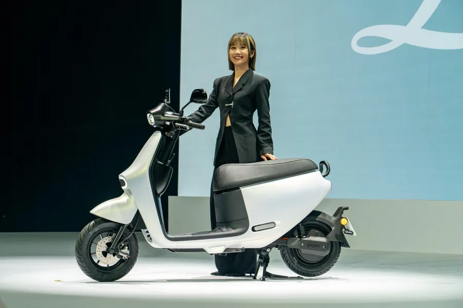 不是女生只騎小車！Gogoro推新車Luna，為何把下一波成長押在女性騎士？