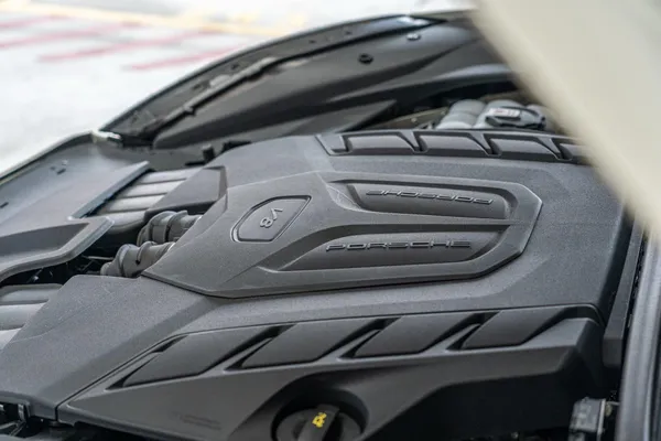 Porsche_3.jpg