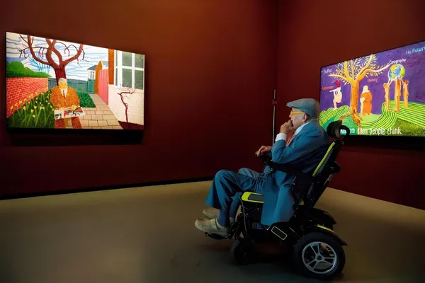 國寶級藝術家 David Hockney 辭世