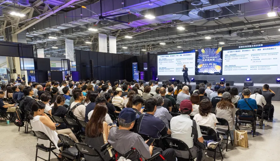 AI算力卡在電力，誰來解？中華電信用全光網路搶進AI基礎建設，電信商卡位算力樞紐