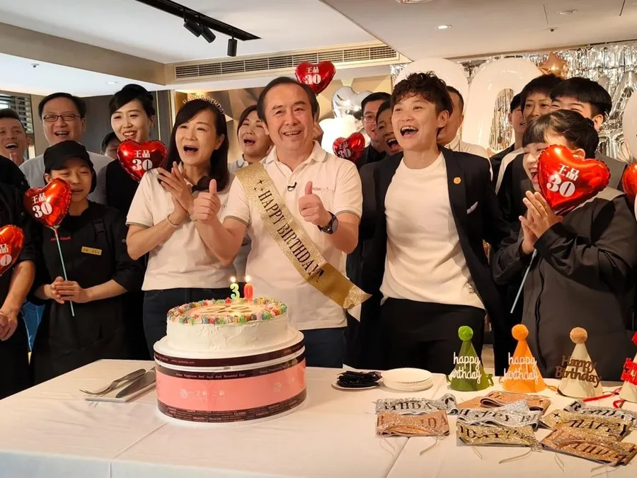 王品360家店撐起234.5億元營收，憑什麼創餐飲業紀錄？陳正輝親揭「騰籠換鳥」打法
