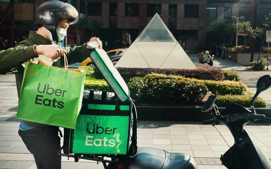 外送專法7/21上路！Uber Eats先漲商家費、foodpanda觀望，成本誰埋單？