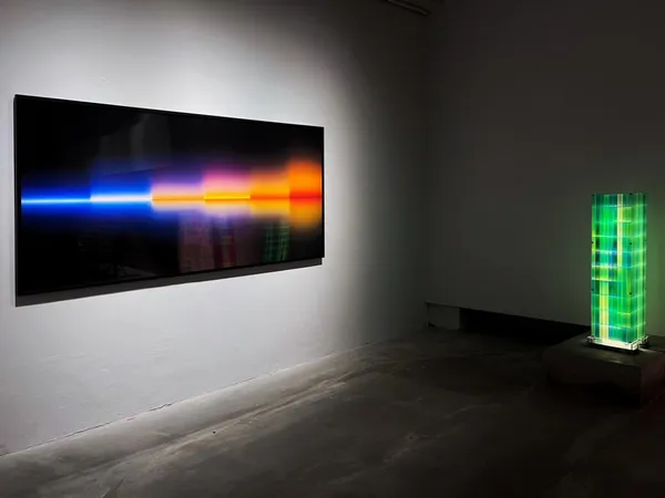 Damonxart 謝鎮璘個展《光的身後 Behind the Light》