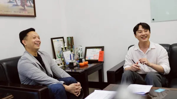 不用害怕重來，探索生命的微小決定：桃園展演中心主任楊宗哲 X 十貳劇場劇團團長張凱福細談「桃園鐵玫瑰青少年劇場計畫」