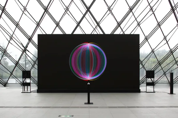 #1 真鍋大度海外首展