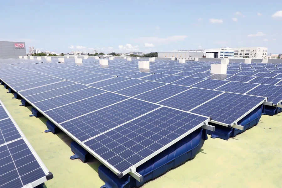 光電市場大洗牌！屋頂新制縮水，「孤兒案場」為何成了業者眼中的新商機？