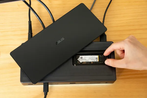 ASUS Master Thunderbolt 5 DC510_2.jpg