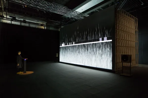 #0 真鍋大度海外首展