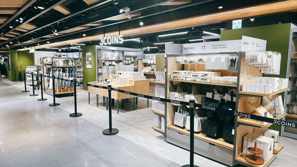  從西門 3COINS 到中山香氛地圖，誠品如何用「連鎖不複製」快閃櫃創造期待感？