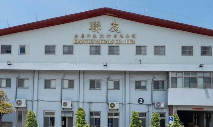兩個退休老將熱血再創業！聯友金屬如何靠「收垃圾」淘金，把台積電、蘋果變客戶