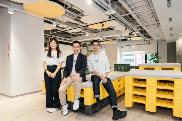 國泰人壽 hub