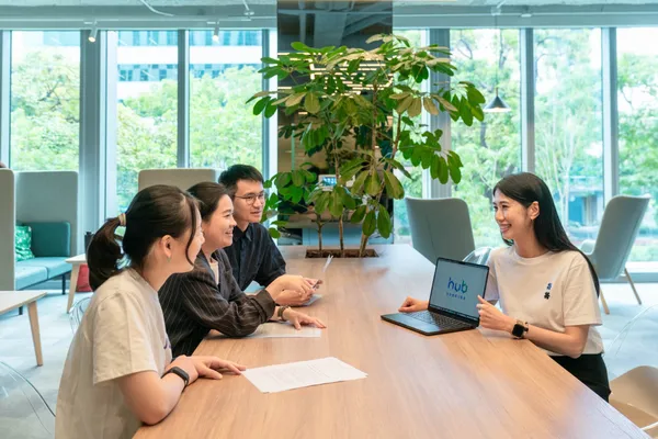 國泰人壽 hub