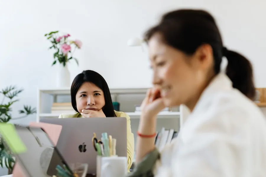 不用換公司，接案每月最高多領2.1萬元！日本企業推「內部兼職」，讓員工跨部門打工