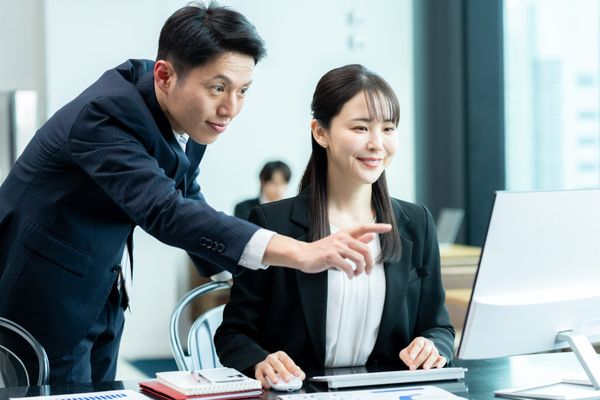  別再說「你最近做事很拖」！部屬提出理由時，用 4 個回饋步驟把要求說明白