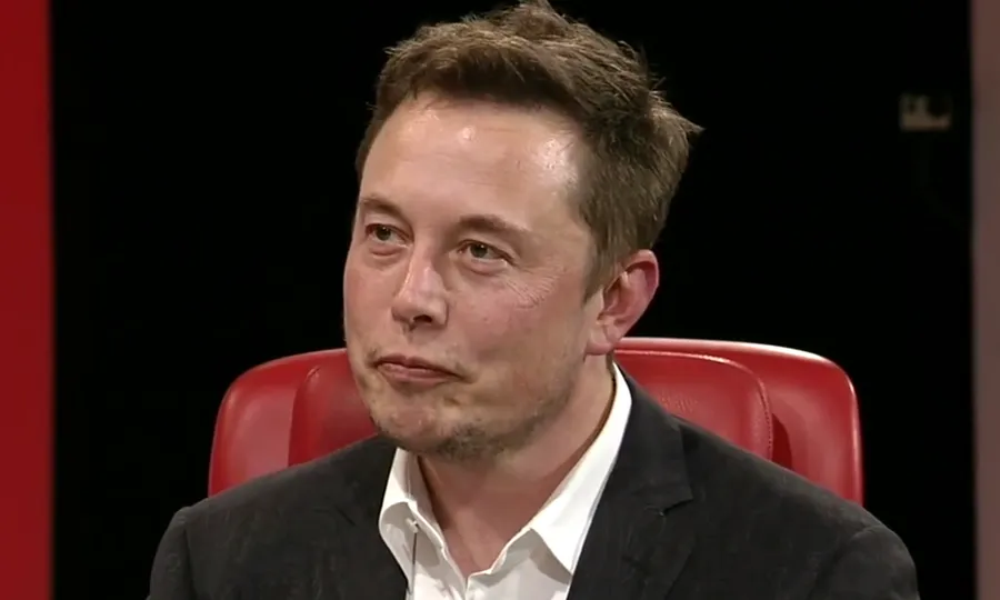 特斯拉8.0版車載系統開放升級，提供更強駕駛輔助還有馬斯克最愛的這個功能