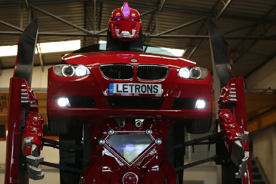 一鍵讓你的 BMW 變身！LETRONS 打造真實版「變形金剛」