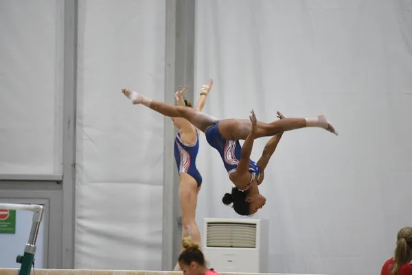  壓力太大，腦袋就一片空白？奧運體操選手、安海瑟薇靠這招找回冷靜