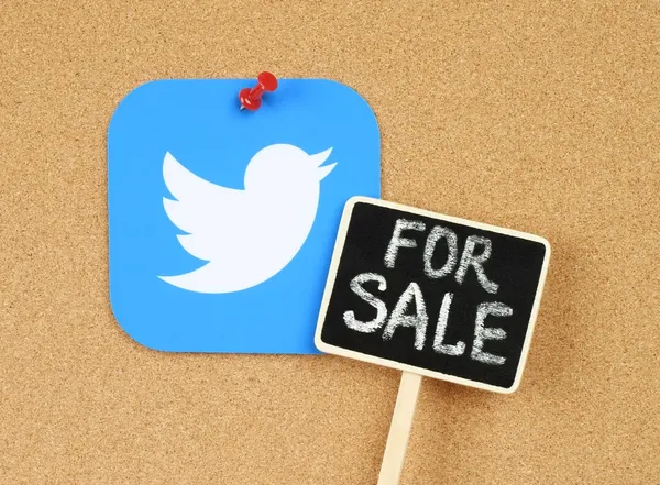 限編輯使用twitter fo sale_rvlsoft : Shutterstock.com_47